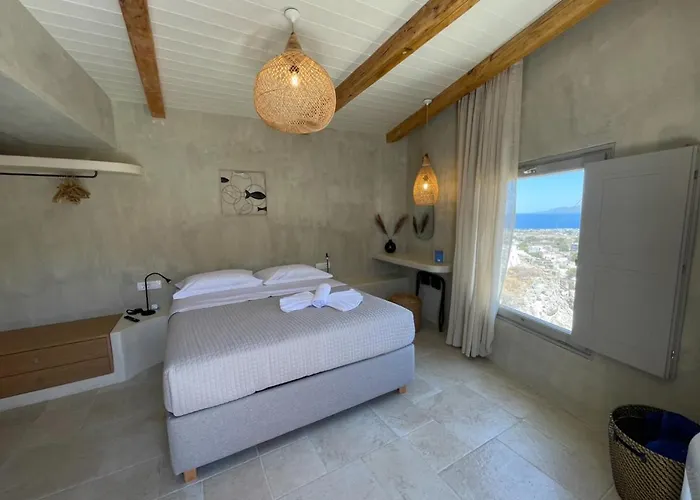 Solo Sole Santorini * Éxo Goniá