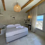 Solo Sole Santorini * Éxo Goniá